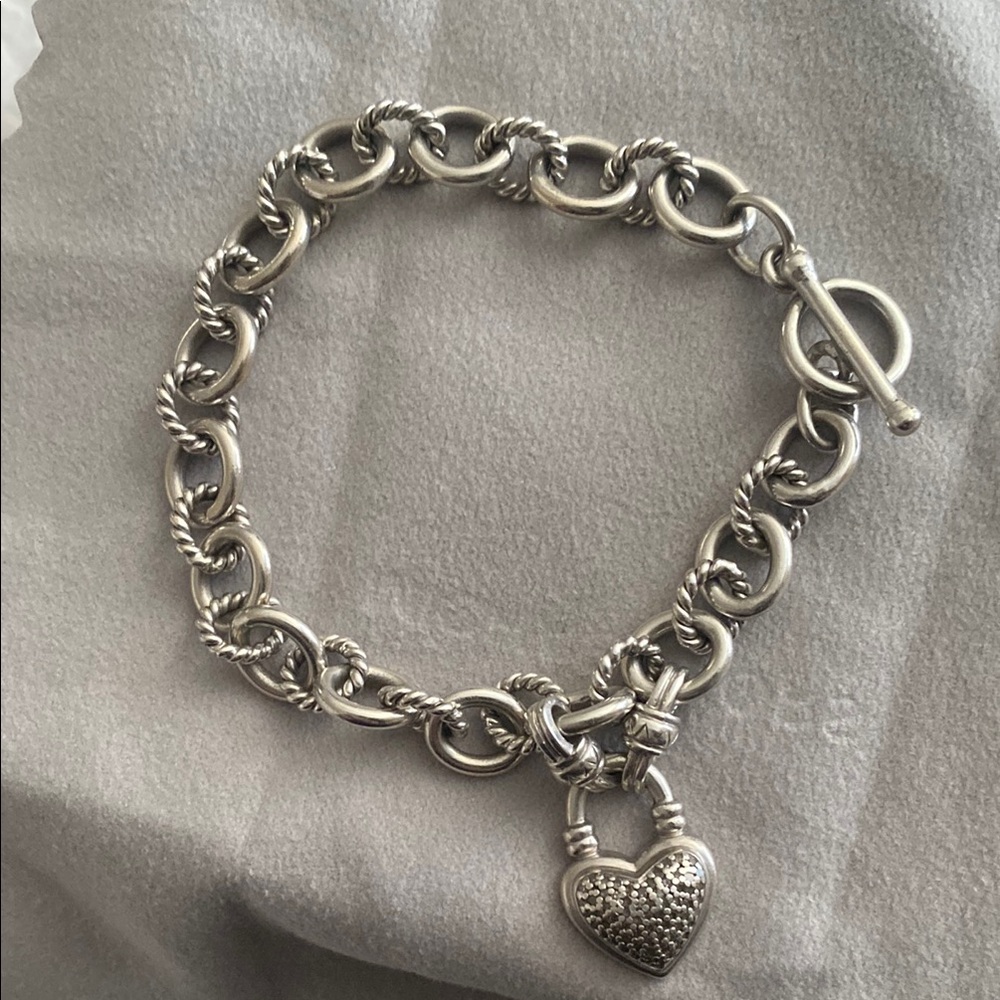 Silver Heart Charm Bracelet
Pre-Loved, good condition for good price